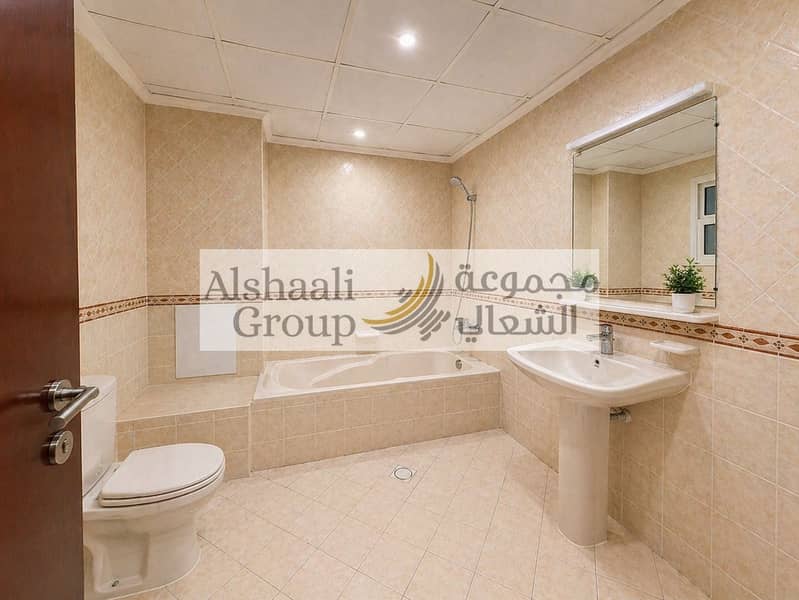 16 Washroom  (1). jpeg