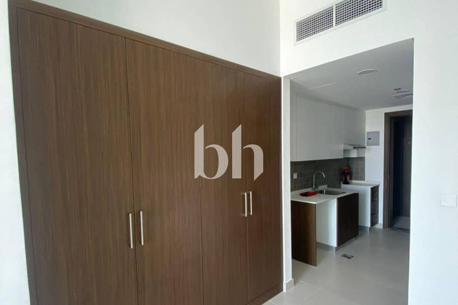3 images image img