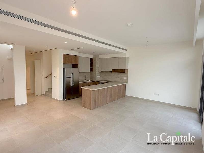 BIG PLOT | BRAND NEW CORNER | READY TO MOVE - Image 4