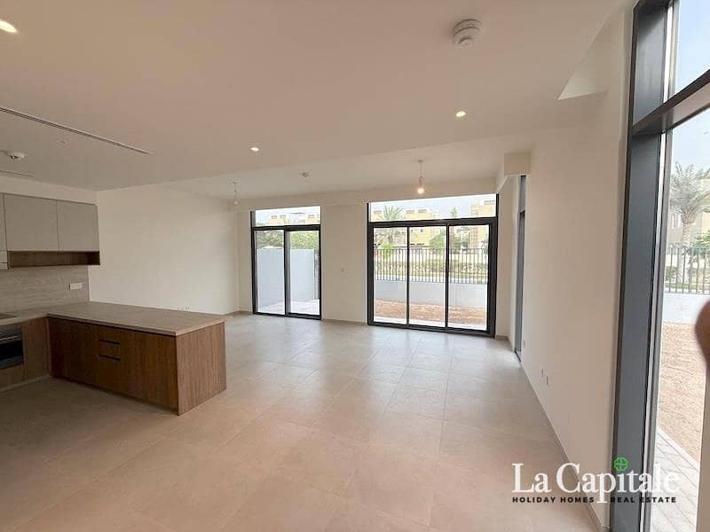 BIG PLOT | BRAND NEW CORNER | READY TO MOVE - Image 5