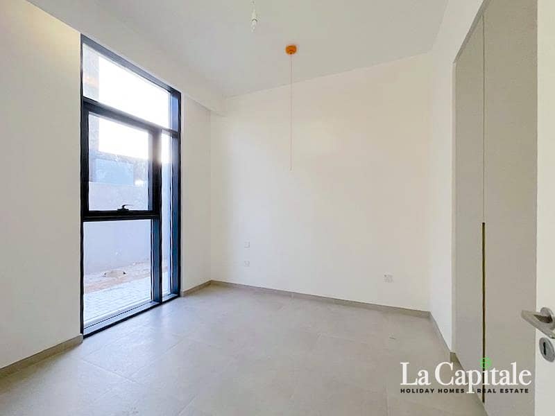 BIG PLOT | BRAND NEW CORNER | READY TO MOVE - Image 13