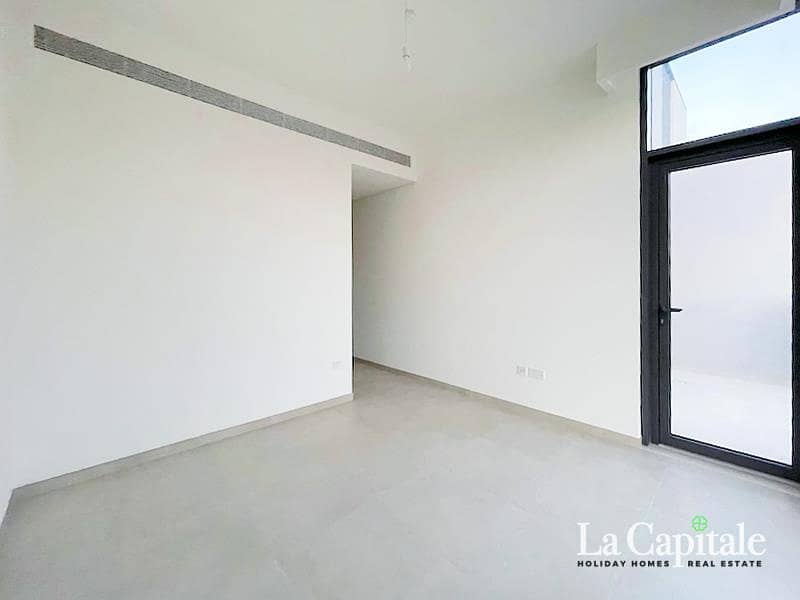 BIG PLOT | BRAND NEW CORNER | READY TO MOVE - Image 18