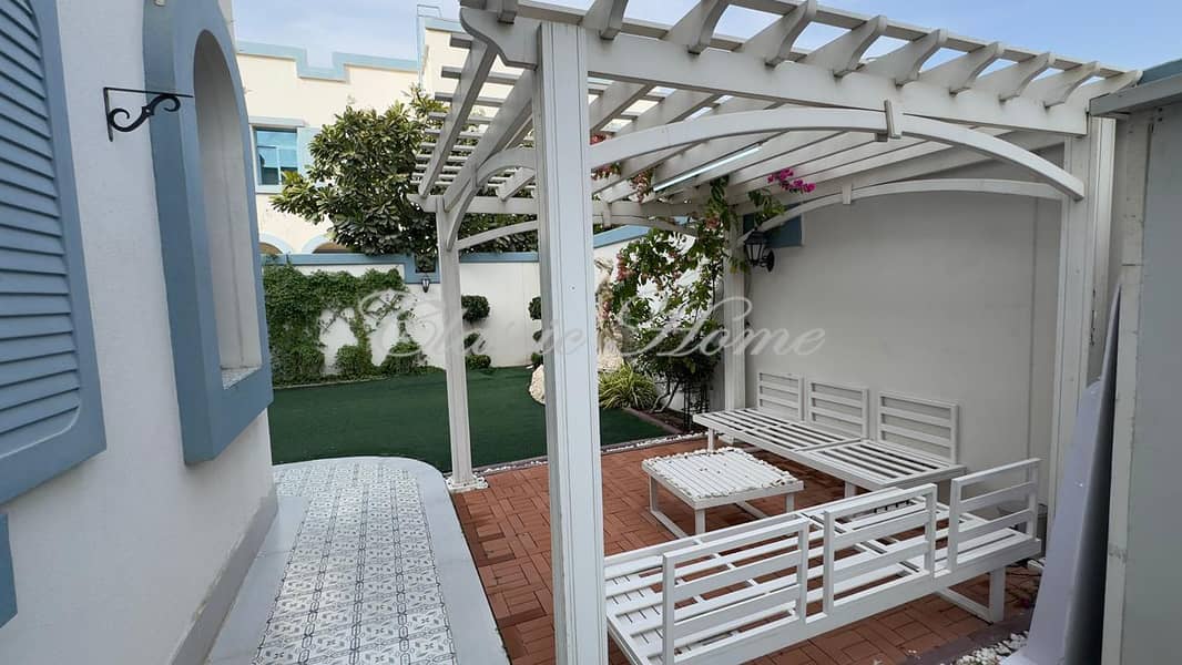 10 Villa courtyard 3. jpg