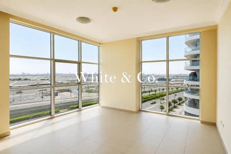 1 Bedroom Flat for Sale in Business Bay, Dubai - Vacant | Partial Canal View | Spacious