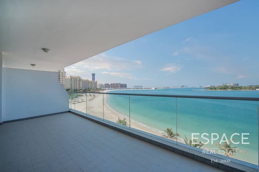 1BR Beachfront Apartment | Sea view