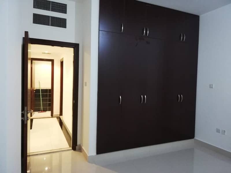 شقة في شارع دلما المشرف 2 غرف 55000 درهم - 4407945