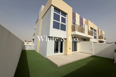 3 Bedroom Villa for Rent in DAMAC Hills 2 (Akoya by DAMAC), Dubai - Corner Unit | Landscaped Garden | Vacant 3 Bedroom Villa for Rent in DAMAC Hills 2 (Akoya by DAMAC), Dubai - Corner Unit | Landscaped Garden | Vacant