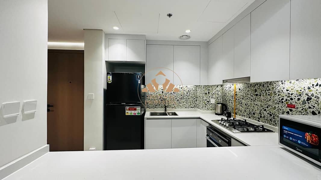 10 apt - kitchen (3). jpg