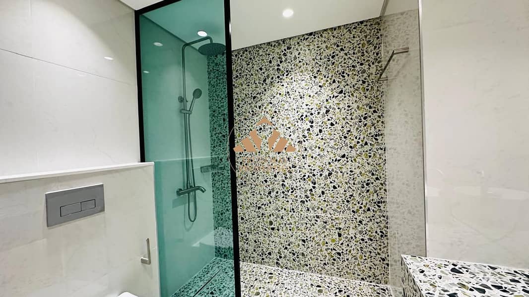 13 apt - bathroom (2). jpg