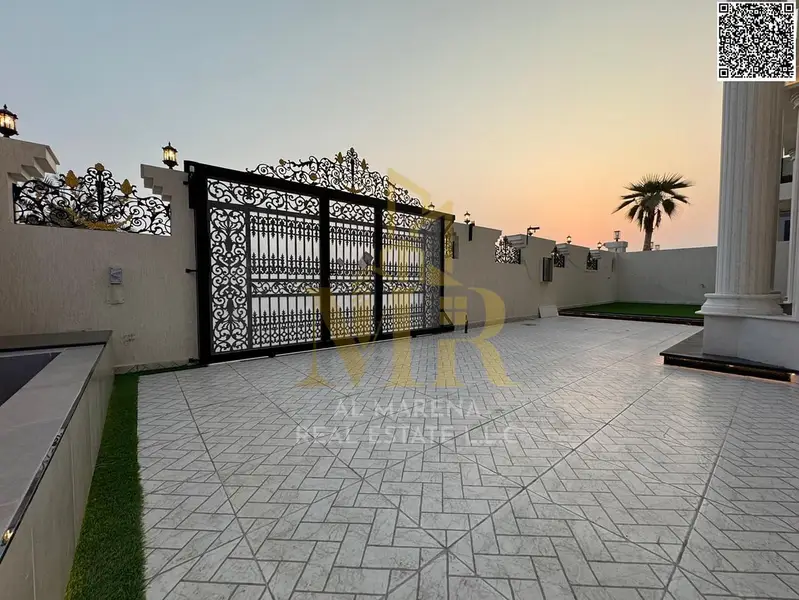 Luxury villa for sale in Al Aaliyah | 4350 sq ft | Two floors | 5 master bedrooms | Majlis and living room with washrooms | Modern kitchen | Maid's ro - View 3