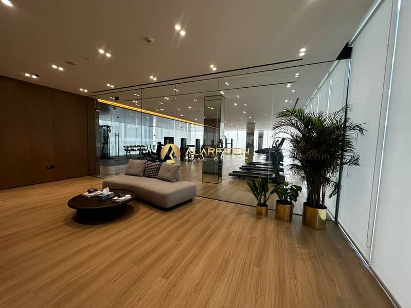 12 0beb10de-ed91-4a41-af9a-402b54eb3c7a. jpg