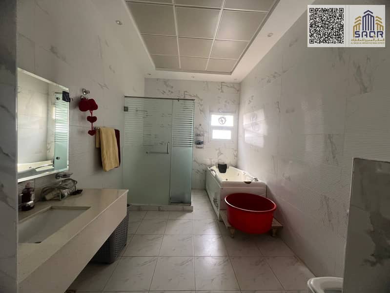 17 bb0467ec-48f5-450e-b6af-53c9384cbf71. jpg