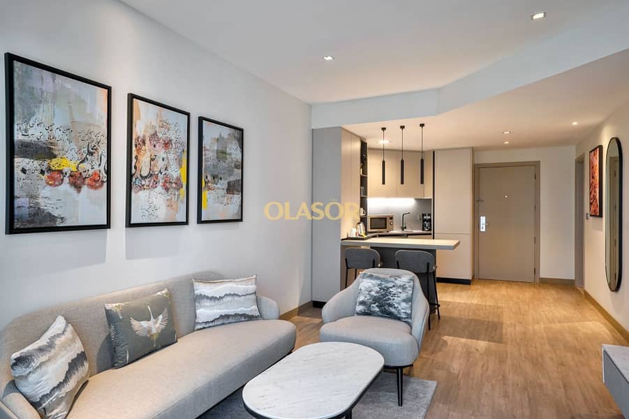 LUXE 2-BR Suite | Fully Serviced | Panoramic Burj ,Sea & City Views | All Bills