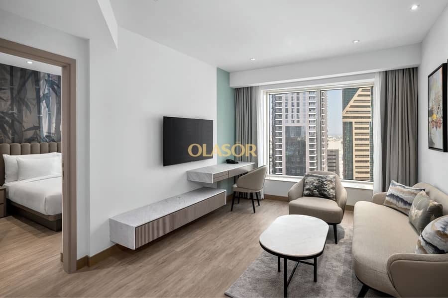SEA VIEWS | Fully Serviced | 2 Mins to Metro | Breakfast Included | All Bills Included