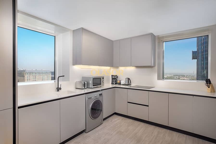 SEA VIEWS | Fully Serviced | 2 Mins to Metro | Breakfast Included | All Bills Included