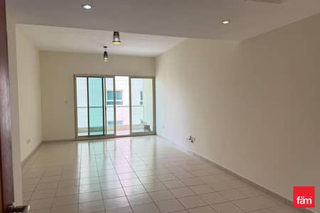 1 Bedroom Flat for Rent in The Greens, Dubai - Park View | With Balcony | Well Maintained