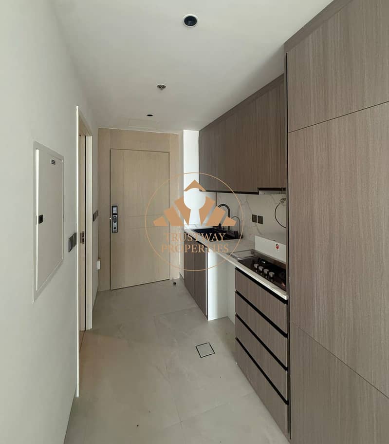 17 apt - studio kitchen. jpg