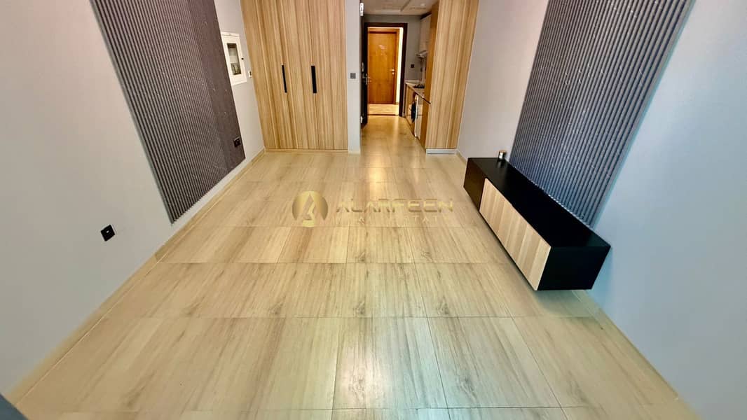 Unfurnished Studio | Pantheon Elysee III | Balcony & Community Facilities - Image 2