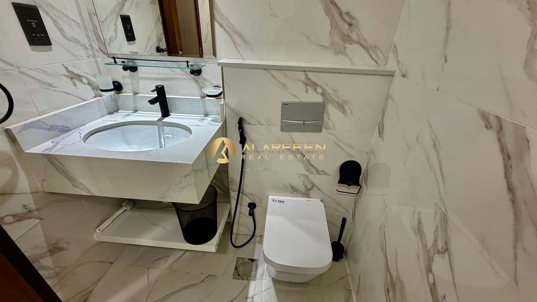 Unfurnished Studio | Pantheon Elysee III | Balcony & Community Facilities - Image 9