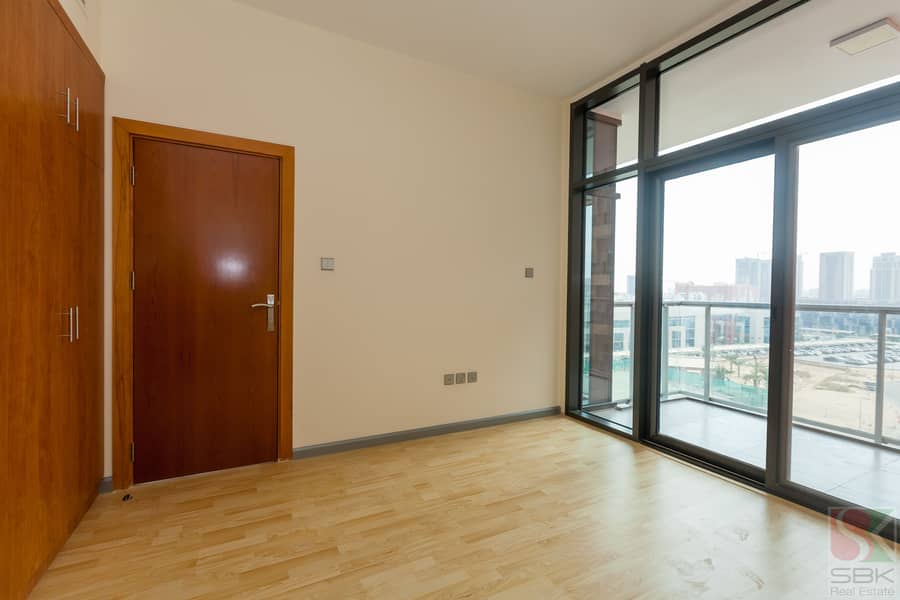 5 Binghatti Room 513-4. JPG