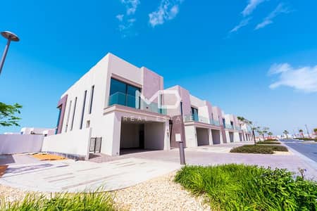3 Bedroom Townhouse for Sale in Al Jubail Island, Abu Dhabi - Landscaped Corner Unit| Water View| Luxury Living