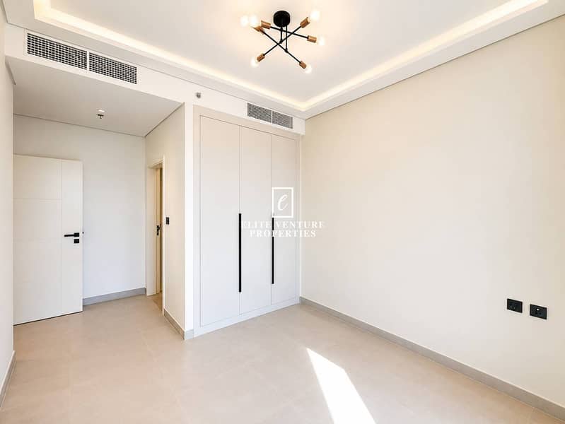 Premium Quality | Spacious | Prime Location - Image 4