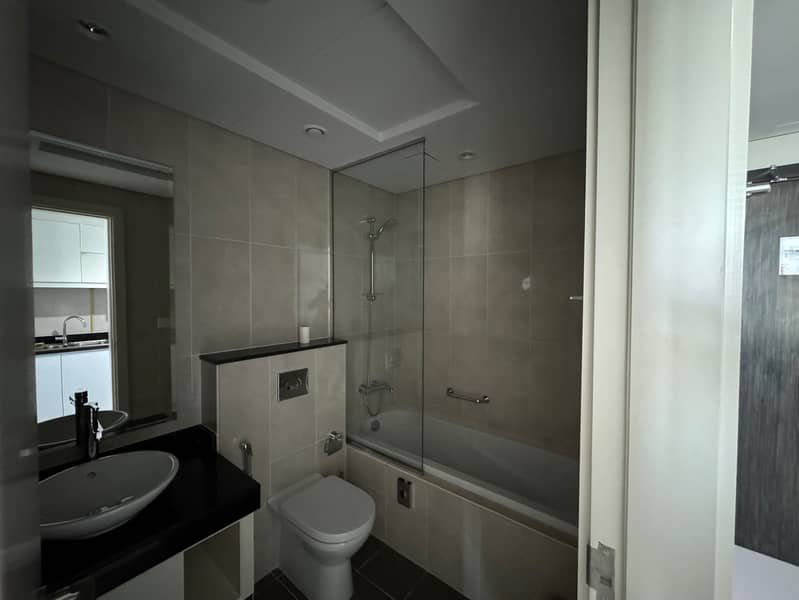 Multiple Cheques | Fully Furnished Studio | Artesia - Image 9