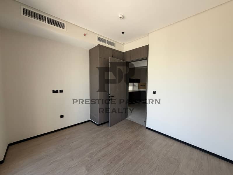 UNFURNISHED | SPACIOUS | MULTIPLE OPTIONS | JUST HANDED OVER - Image 7