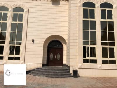 Stunning villa with a garden and tent Stunning villa with a garden and tent