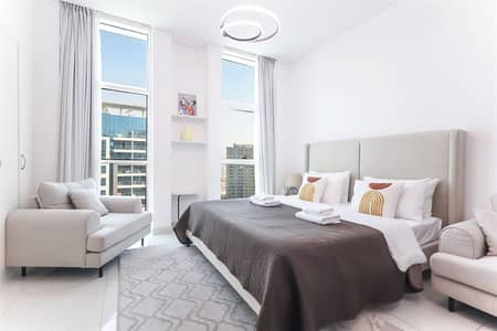 Studio for Rent in Business Bay, Dubai - Chic Studio with City Views in Business Bay, Dubai