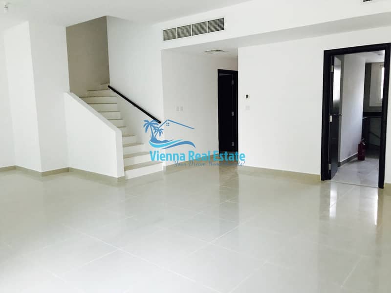 SALE 5 BR Villa Extended Garden AED 225k SALE 5 BR Villa Extended Garden AED 225k