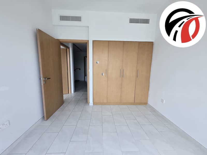 14 c988f9e8-9de1-45b3-9128-6852890853e1. jpg