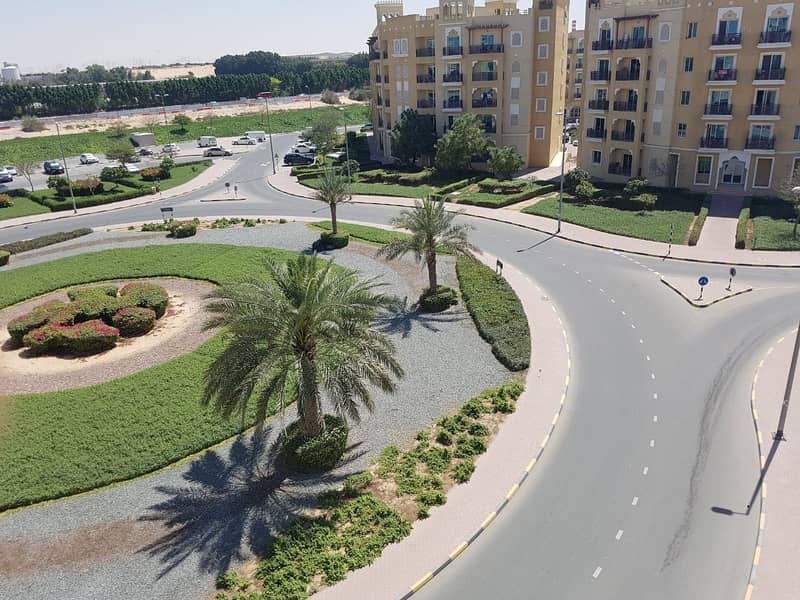 SMART INVESTMENT | EMIRATES CLUSTER | HUGE BALCONY | ROUNDABOUT VIEW