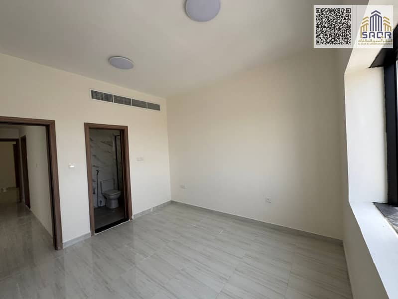 8 fe280fe7-5419-421b-adda-e391beddf0c9. jpg