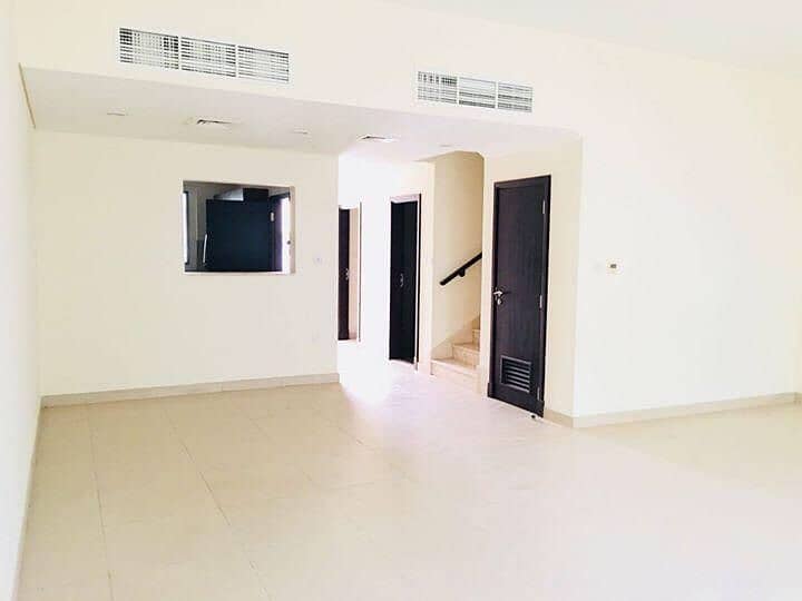 Large Corner Villa | 3BR + maid | Pool & Gym