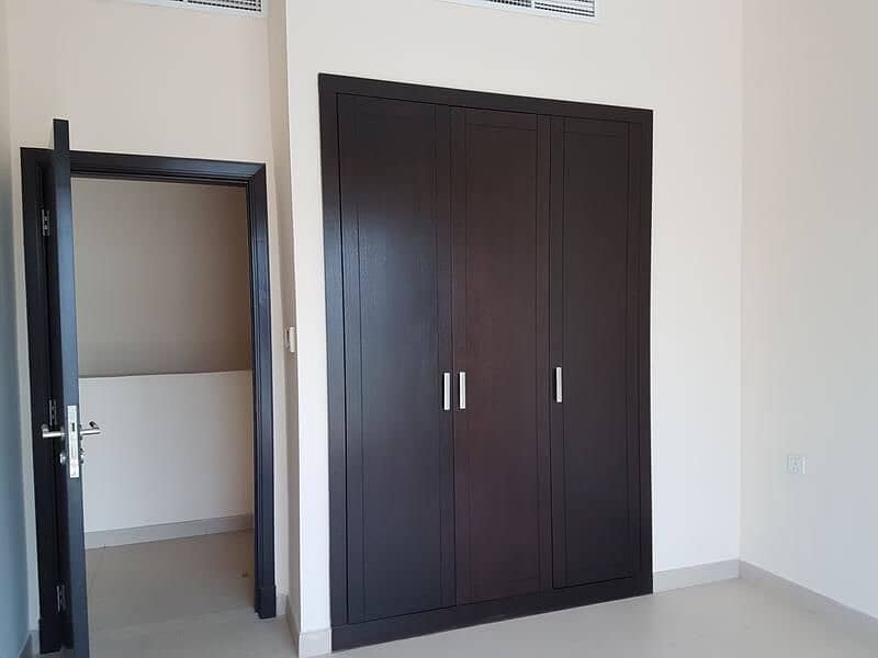 Large Corner Villa | 3BR + maid | Pool & Gym - Image 6