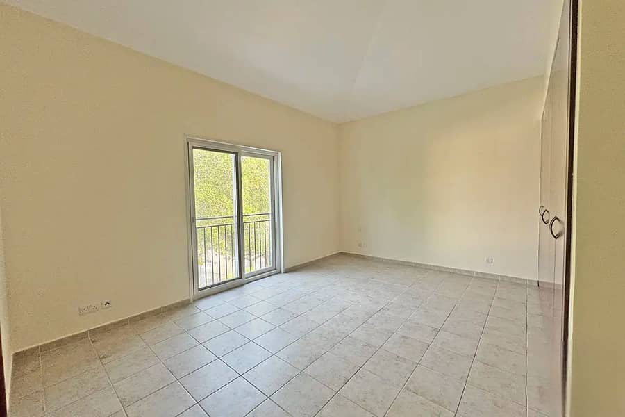 Stunning 5 Bedroom Family Villa in Green Community West - Image 6