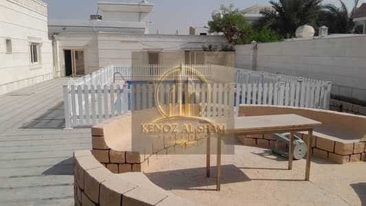 5 Schlafzimmer Villa zum zur Miete in Al Azra, Sharjah - 6cb607ad-6cd2-4703-8c74-2eb69af39686. jpg 5 Schlafzimmer Villa zum zur Miete in Al Azra, Sharjah - 6cb607ad-6cd2-4703-8c74-2eb69af39686. jpg