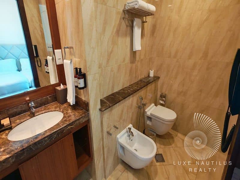 6 004 Toilet. jpeg