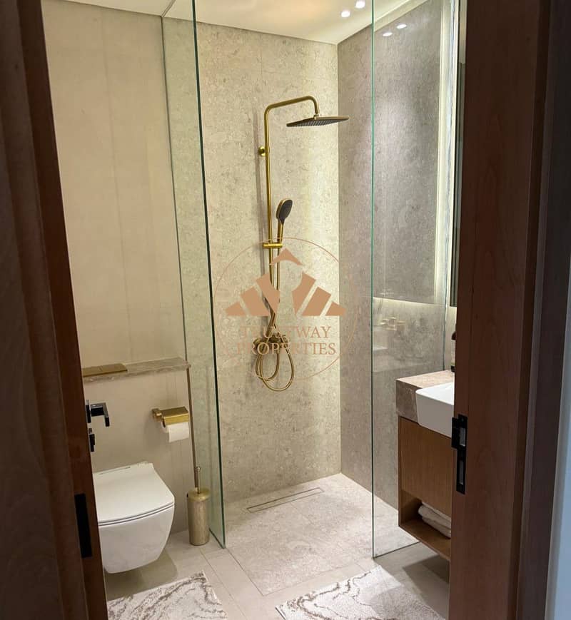 16 apt - bedroom ensuite. jpg