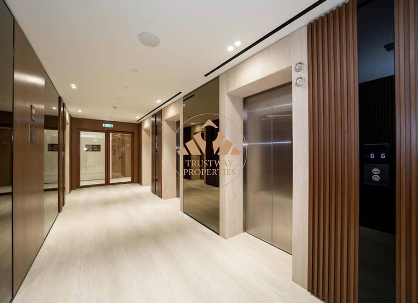 26 bldg - elevator. jpg