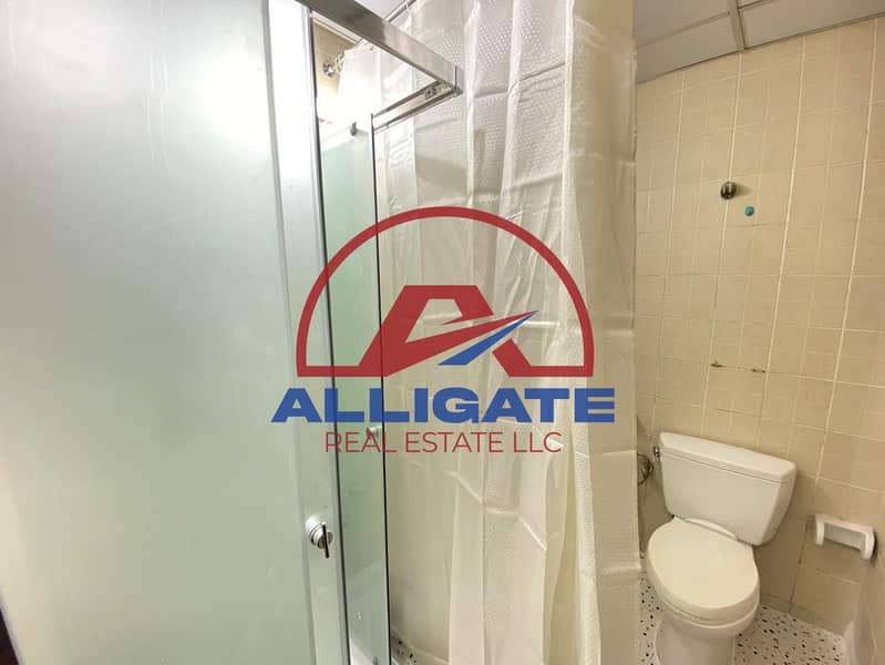 19 Shower glass. jpg