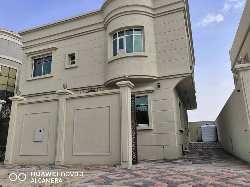 New villa with jasmine 6 rooms on a running street close to a mosque with a very large building area