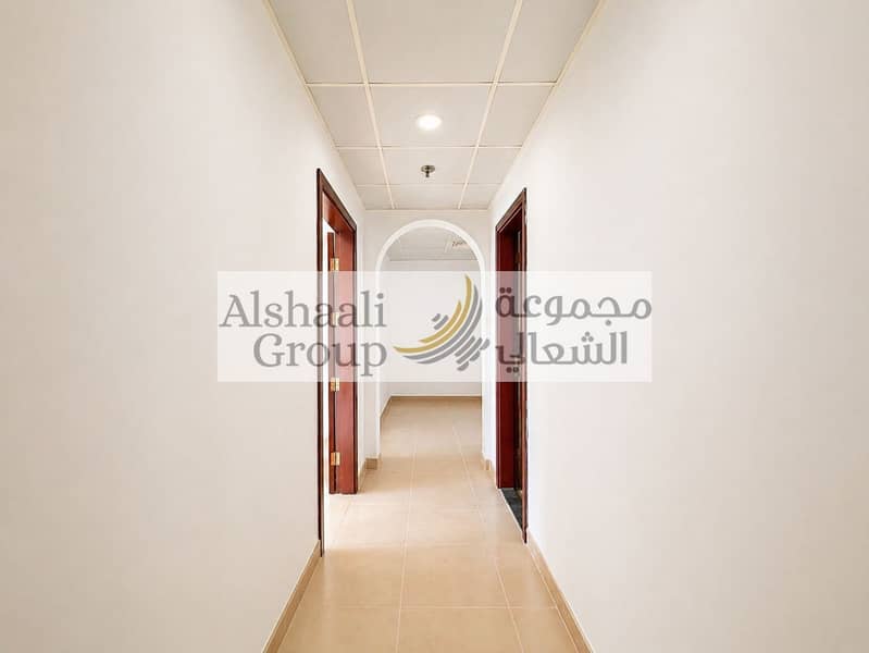8 hallway. jpeg