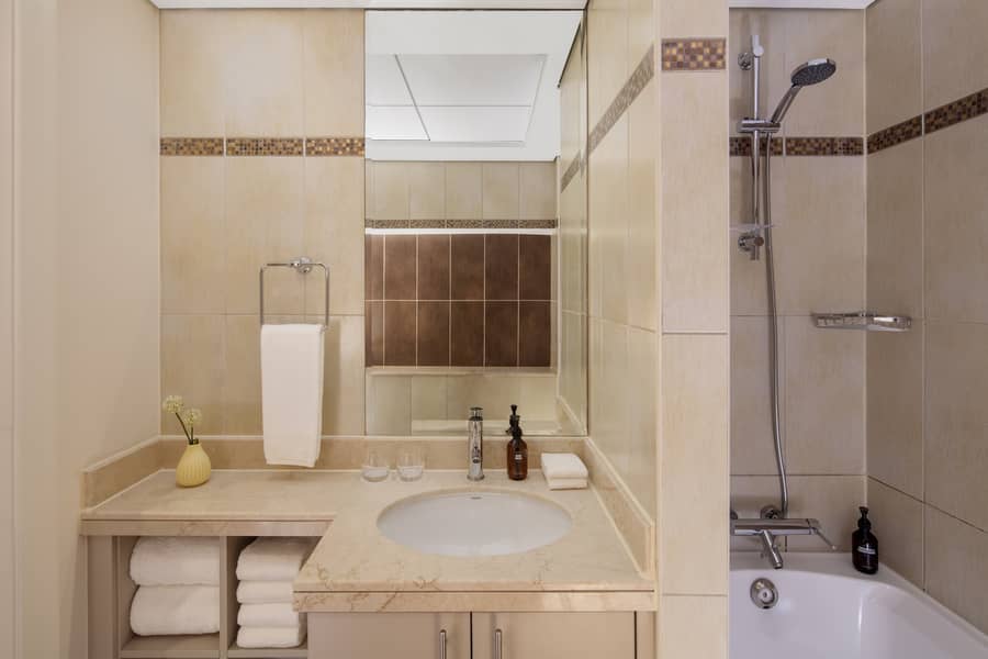 14 Bathroom 3. jpg