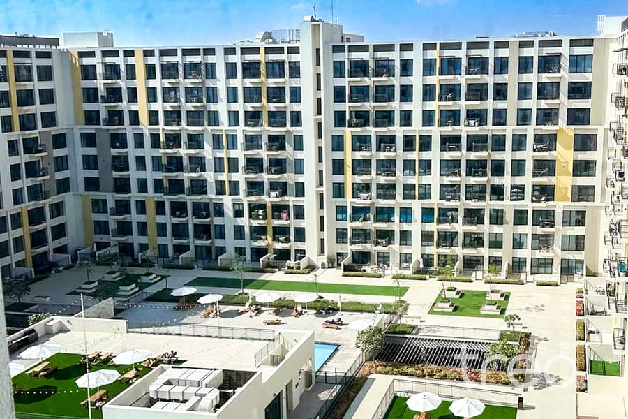 9 A-1039 Liva, Town Square - 2. jpg