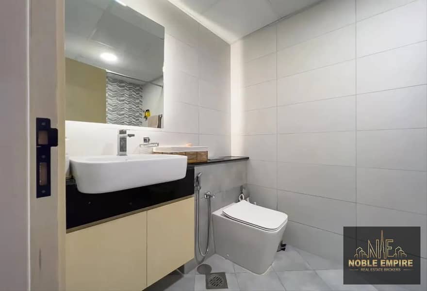 6 Bathroom1. jpg