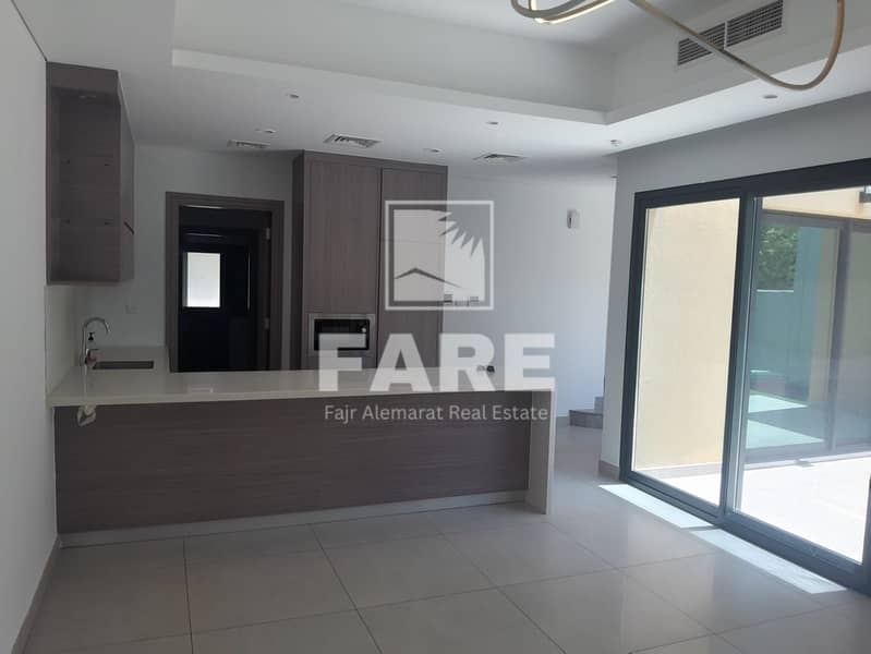 8 9fc31b3a-c06e-40d3-bbde-568bafe1fa29. jpg