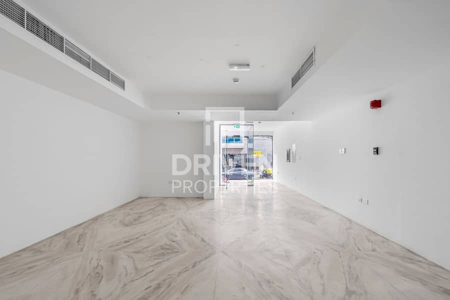 Chiller-Free Retail | Prime Location | Near MOE Chiller-Free Retail | Prime Location | Near MOE