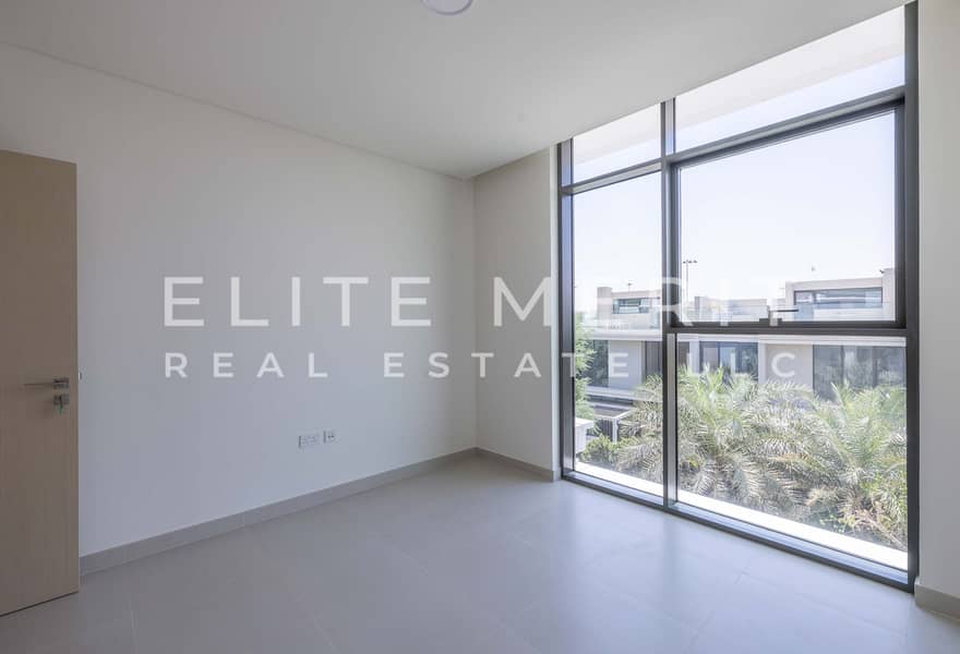 Community View | Unfurnished | Ready to Move-In - Image 9